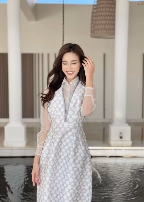 Nàng hoa hậu gốc Thanh Hóa bay sang Mỹ rồi ở đây 5 ngày trước khi trở về Việt Nam.