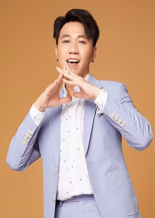 Trước khi dính lùm xùm, bạn thân của Trấn Thành được nhiều khán giả yêu mến nhờ cách diễn tỉnh mà mặn mòi. Ảnh: FB Anh Đức