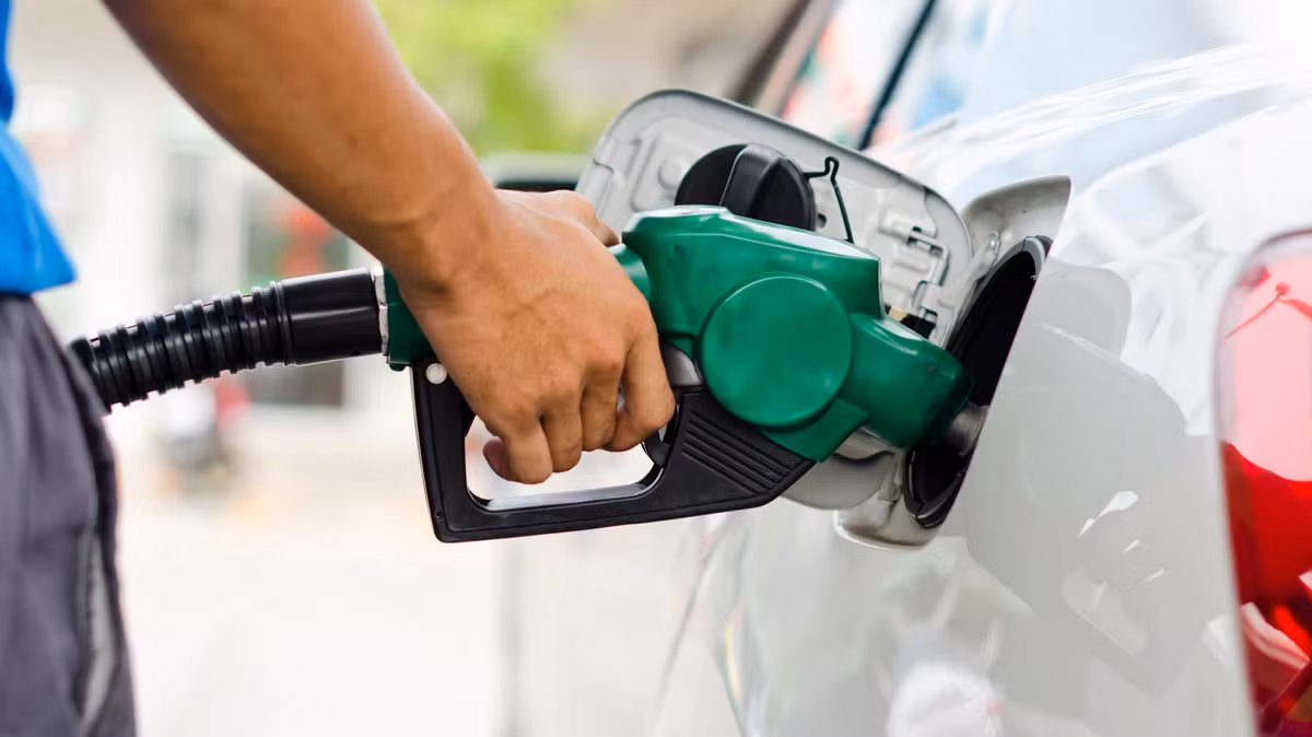 Loi nhuan va ton kho BSR, PVOil va Petrolimex sao ma lanh dao 
