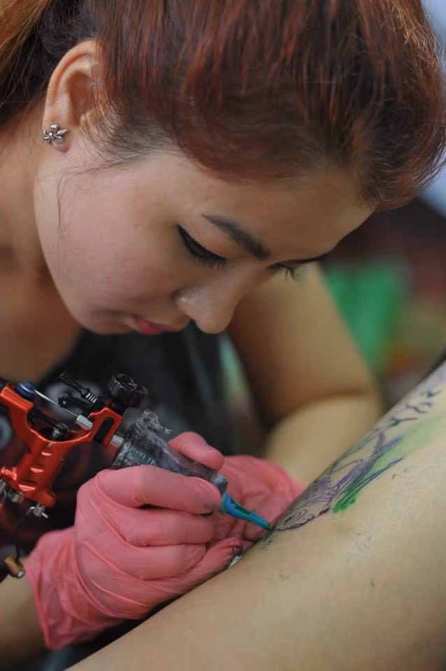 Sau này Mèo Mập theo học một lớp xăm mình nghệ thuật của Hội Mỹ thuật TP HCM. Sau đó cô gái trẻ đã tự tìm tòi, học hỏi một cách rất nghiêm túc, luôn coi xăm mình là nghệ thuật và dần đạt tới tầm chuyên nghiệp.