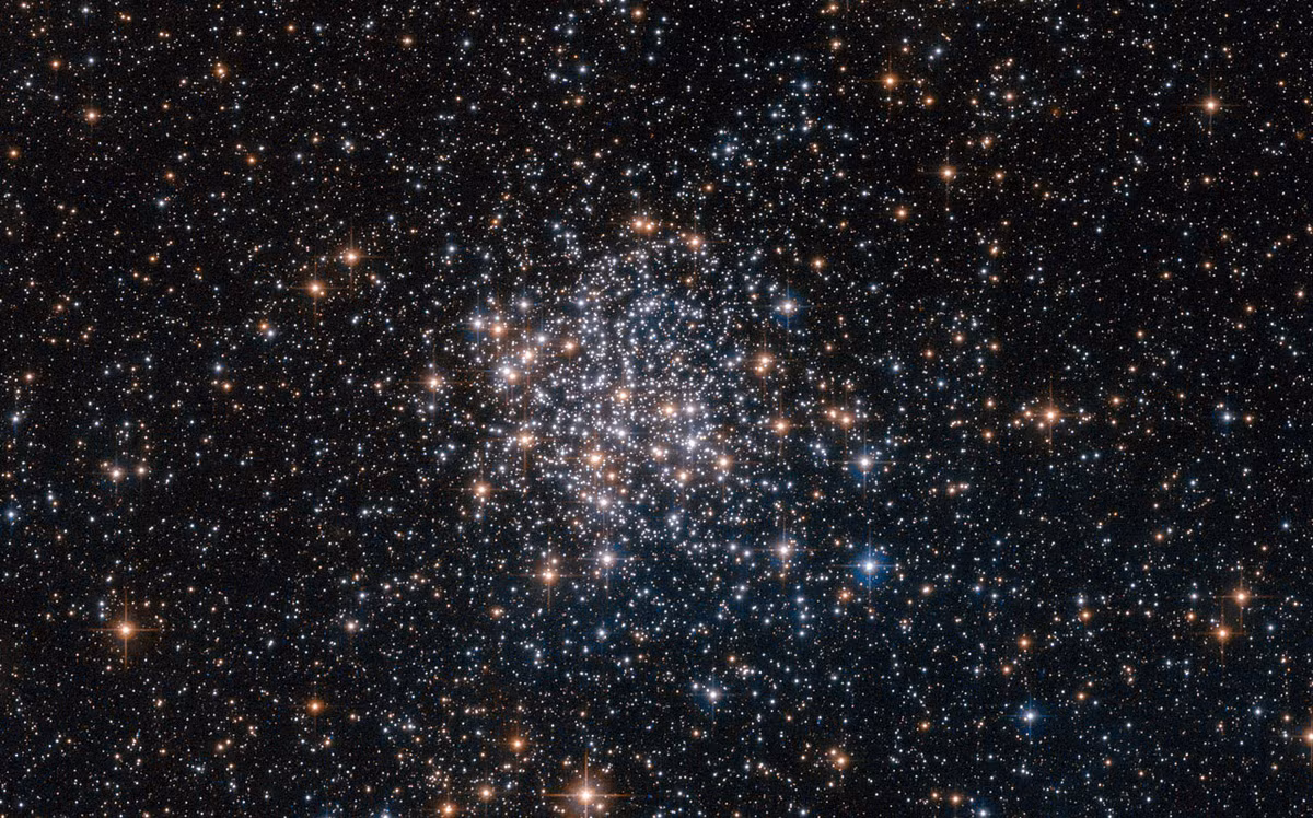 Sau khi hoàn thành việc "nuốt chửng" LMC, thiên hà chứa Trái đất Milky Way sẽ có một trận chiến khốc liệt với thiên hà Andromeda để hợp nhất thành một thiên hà khổng lồ.