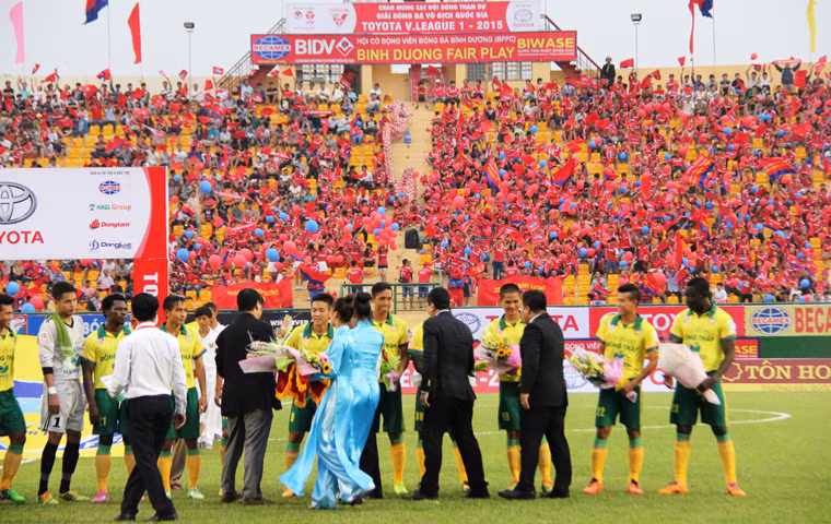 Nghi thức lễ khai mạc diễn ra ngắn gọn nhưng vô cùng trang trọng.