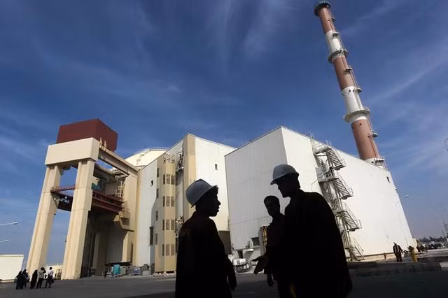 Việc Mỹ quay trở lại thỏa thuận hạt nhân Iran đã trở nên khó khăn hơn. Do đó, căng thẳng trong khu vực có gia tăng hay không, phụ thuộc vào thái độ của Iran; liệu nước này sẽ tiếp tục kiềm chế và chờ đợi ông Biden nhậm chức, hay sẽ trả đũa để làm leo thang tình hình? Ảnh: Một góc cơ sở hạt nhân Natal của Iran - Nguồn: IRNA