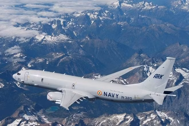 Năm 2009, Ấn Độ và Công ty Boeing của Mỹ đã ký hợp đồng mua 8 chiếc máy bay tuần tra chống ngầm P-8I với giá trị hợp đồng là 2,1 tỷ USD. Ấn Độ cũng đã trở thành khách hàng nước ngoài đầu tiên của loại máy bay này. Kể từ đó, Bộ Quốc phòng Ấn Độ đã ký đơn đặt hàng tiếp theo vào năm 2016, để mua thêm 4 máy bay tuần tra chống ngầm P-8I.