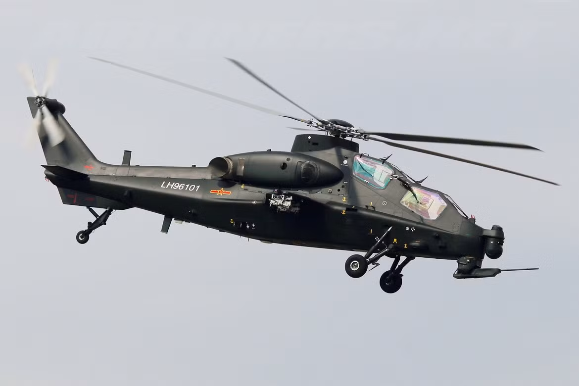 Mặc dù Trung Quốc đã đầu tư nhiều kinh phí vào ngành công nghiệp chế tạo trực thăng, nhiều mẫu trực thăng Trung Quốc tự phát triển (hoặc sao chép) đã được đưa vào biên chế như trực thăng vũ trang Zhi-10, trực thăng trinh sát Zhi-19, trực thăng tấn công Zhi-20 và trực thăng vận tải Zhi-8G. Ảnh: Trực thăng Zhi-10 do Trung Quốc chế tạo - Nguồn: Sina