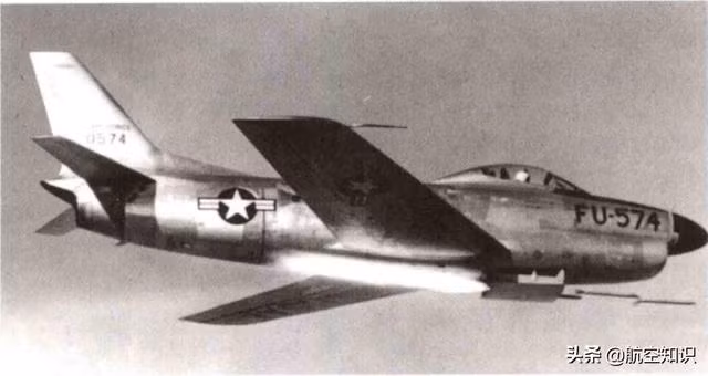 Năm 1944, Chiến tranh Thái Bình Dương dần lên đến đỉnh điểm, Mỹ bắt đầu phát triển máy bay chiến đấu phản lực dùng trên tàu sân bay. Sau Chiến tranh thế giới thứ hai, khi kết quả nghiên cứu của Đức về phản lực đẩy, tên lửa và động cơ máy bay phản lực, Mỹ càng mong muốn phát triển máy bay chiến đấu phản lực hiệu suất cao hơn.