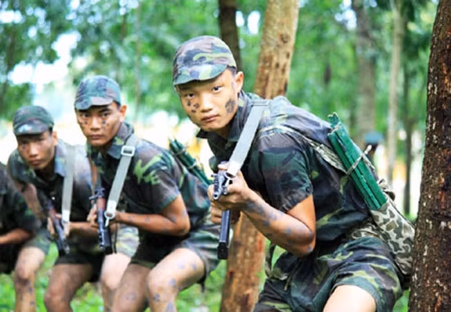 Về chiến thuật, đặc công Việt Nam qua thời gian dài được chiến tranh rèn dũa, đã tổng kết ra một số phương thức chiến thuật đặc sắc, khiến cho chiến thuật của họ đạt tới tiêu chuẩn cực cao.