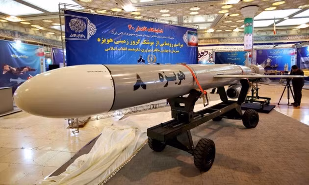Các chuyên gia cũng cảnh báo rằng, thời gian tới Iran có thể đáp trả bằng các tên lửa hành trình đã được thử nghiệm và có khả năng chiến đấu cao. Những tên lửa hành trình của Iran đã được trưng bày tại triển lãm quốc phòng MAKS 2019 ở Nga vào mùa hè năm ngoái. Ảnh: Tên lửa hành trình của Iran - Nguồn: IRNA