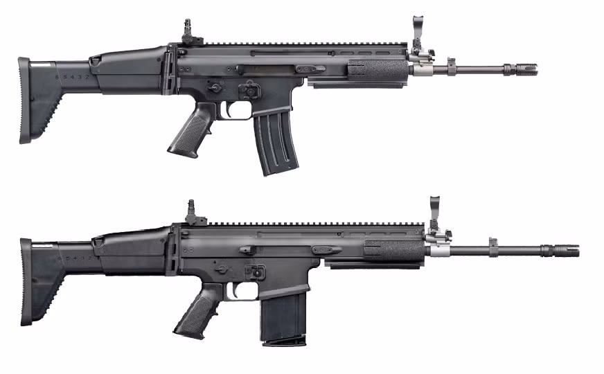 Mặc dù là mẫu súng mới ra đời, nhưng FN SCAR được thiết kế mới từ A-Z; súng hoạt động theo nguyên lý trích khí ngắn, sử dụng khóa nòng xoay Có hai mẫu cơ bản là SCAR-L (hạng nhẹ), sử dụng đạn 5,56x45 mm và SCAR-H (hạng nặng) dùng đạn 7,62x51 mm mạnh hơn. Ngoài ra còn phiên bản sử dụng đạn 7,62x39 mm của Liên Xô.