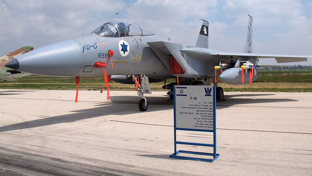 Quân đội Israel đã lên kế hoạch cho một cuộc tấn công táo bạo vào tháng 6/1982. Với chiến thuật tinh quái, Israel đã phá hủy thành công các hệ thống phòng không này bằng chiến thuật phóng UAV Scout làm mồi nhử; lực lượng phòng không Syria tại đây đã không phân biệt đâu là mục tiêu thật, đâu là mục tiêu giả và đã nhanh chóng bắn hết đạn tên lửa. Ảnh: UAV Scout - Nguồn: Wikipedia.