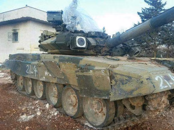 T-90 của Nga bây giờ không còn là mục tiêu để các game thủ tập bắn, thực tế nó trở lại đúng là "nắm đấm thép" trên chiến trường; nếu các loại xe tăng như Leopard-2A4, M-60 Sabpa của Thổ Nhĩ Kỳ hay M1A2 của Mỹ đều đại bại dưới tên lửa chống tăng, thì chính T-90 mới là phương tiện "sống dai" nhất trên chiến trường khốc liệt này.