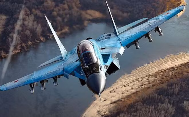 Ngoài cái giá hấp dẫn của mình, MiG-35 còn có kinh phí hoạt động cực kỳ tiết kiệm. Cụ thể, mỗi giờ bay của nó chỉ tốn 40% kinh phí so với MiG-29 - loại chiến đấu cơ từng nổi tiếng là giá rẻ khi có chi phí vận hành chỉ khoảng 18.000 USD mỗi giờ. Nguồn ảnh: Pinterest.