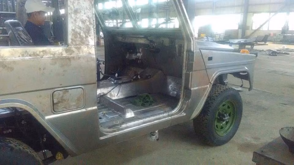 Các xe Jeep được Myanmar chế tạo mang tên NLAY với thiết kế có phần khá tương đồng với xe UAZ của Liên Xô trước đây. Nguồn ảnh: Livejournal.
