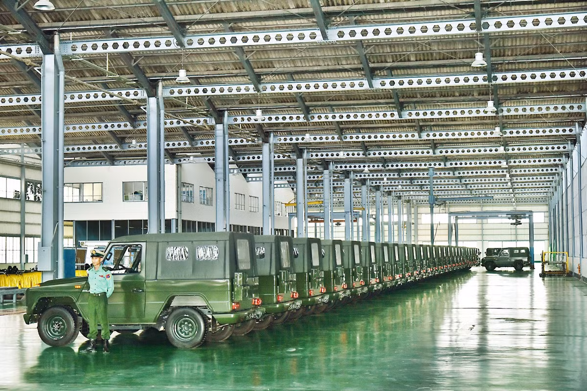 Theo truyền thông trong nước, Myanmar sẽ có năng suất tối đa lên tới 1000 chiếc NLAY jeep mỗi năm - tương đương với gần 3 chiếc một ngày liên tục không nghỉ. Nguồn ảnh: Livejournal.