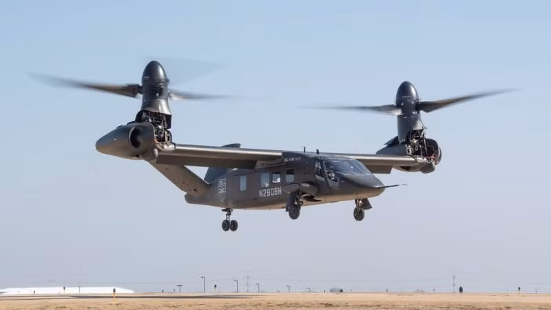 Phần động cơ của V-280 có khả năng xoay 90 độ, giúp nó có thể lên thẳng như trực thăng nhưng cũng có thể bay nhanh như máy bay cánh bằng.