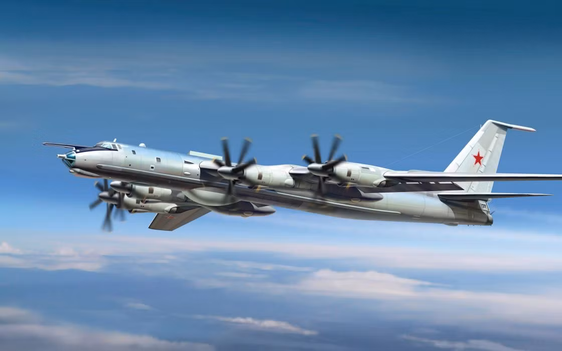 Tuy nhiên do thời gian chiếc Tu-142 bay trong khu vực nhận dạng phòng không quá lâu, một máy bay tiếp liệu trên không KC-135 cùng với một máy bay cảnh báo sớm E-3 Sentry cũng đã được lệnh cất cánh sau đó. Nguồn ảnh: BI.