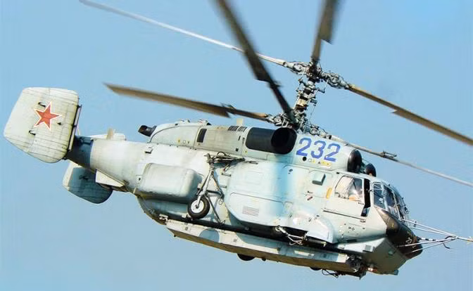 Ka-31 có khả năng hoạt động liên tục trên không 2 tiếng 30 phút hoặc tầm bay tối đa 600 km khi mở radar. Khi đóng radar dưới bụng, kiểu dáng khi động học của trực thăng sẽ được tối ưu hoá và nó sẽ có tầm bay tối đa tốt hơn. Nguồn ảnh: Rumil.