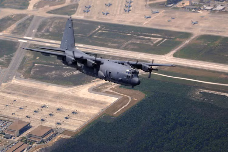 Hiện Không quân Mỹ đang duy trì hàng trăm chiếc AC-130 để hỗ trợ lực lượng lục quân nước này trong các cuộc xung đột
