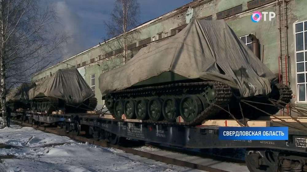 Với ký hiệu M tương đương với "Hiện đại hoá" - xe tăng T-90M được coi là có khả năng cải biên sâu, giúp nó có hiệu năng tác chiến vượt trội so với các phiên bản T-90 đời cũ khác. Nguồn ảnh: BMDP.