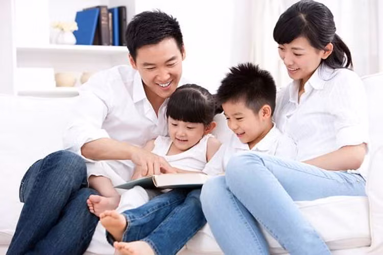 Con khai sinh theo ho ngoai…chong “chui gam chan”?