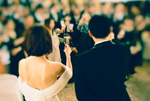 Trai 30 lấy vợ 47, đêm tân hôn thấy mặt mộc vợ...đòi chia tay Trai 30 lay vo 47, dem tan hon thay mat moc vo...doi chia tay