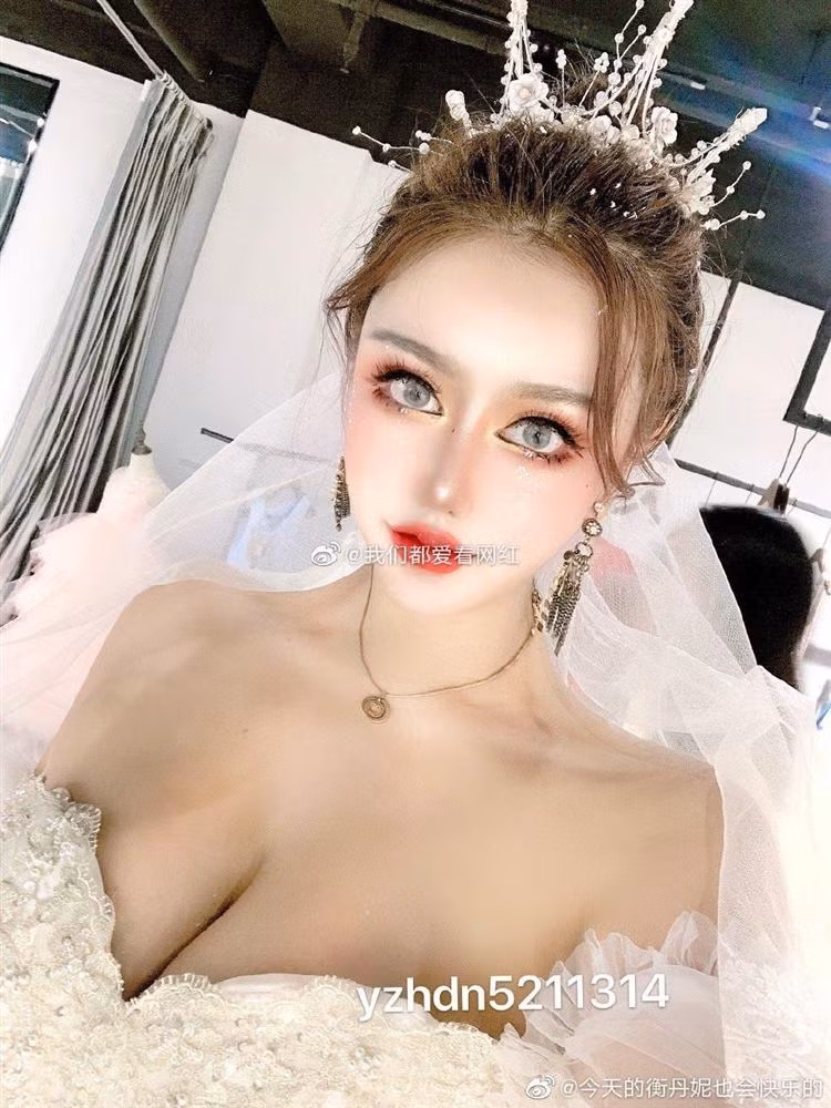 Hotgirl hop hon voi nhan sac cuc pham nhung dung nhan that thi het hon