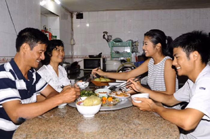 Căn nhà giản dị nhưng ấm cúng của hoa hậu Ngọc Hân. Cô sống cùng bố mẹ và em trai.
