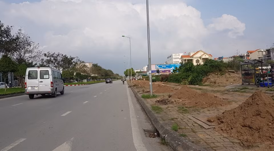 Liên quan quá trình triển khai thay thế cây xanh trên tuyến đường Trường Trinh đang nhận được sự quan tâm của người dân, báo Tri thức và Cuộc sống sẽ tiếp tục thông tin về cách thực hiện của UBND TP Hải Dương.