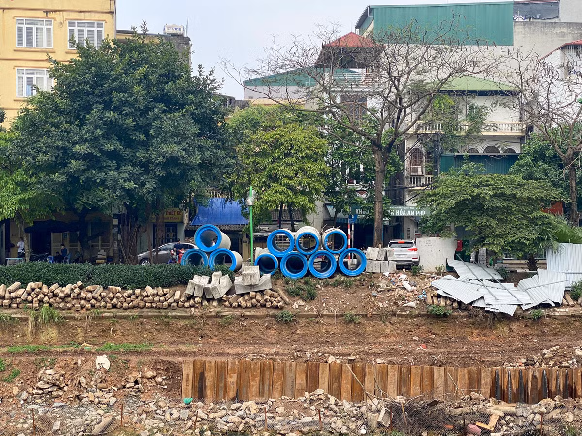 Dự án đường ống gom nước thải sông Tô Lịch được áp dụng kỹ thuật khoan kích ngầm với các đoạn đường cống ngầm dài khoảng 11km. 