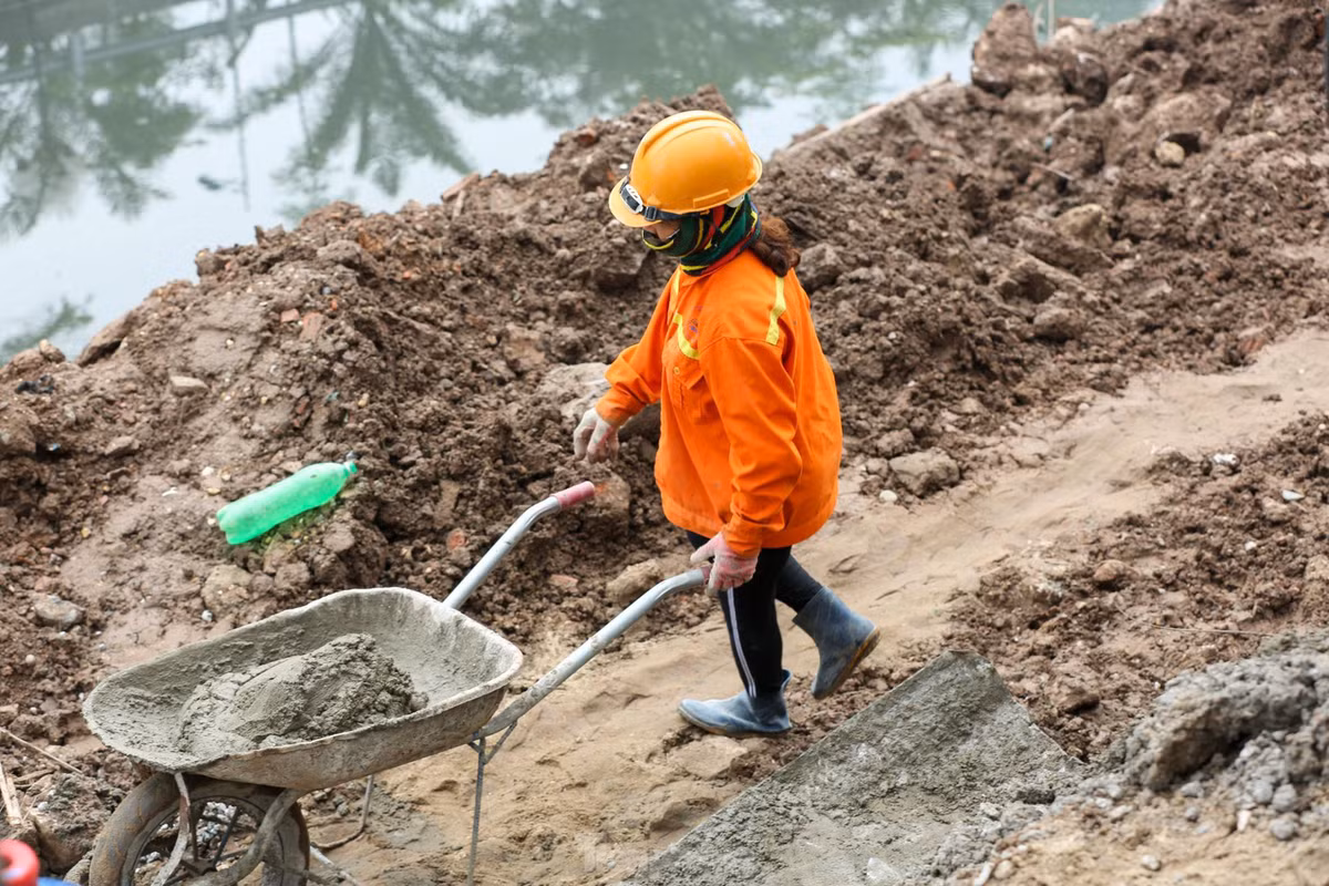 Hệ thống cống thu gom nước thải sông Tô Lịch được khởi công vào tháng 5/2020. 
