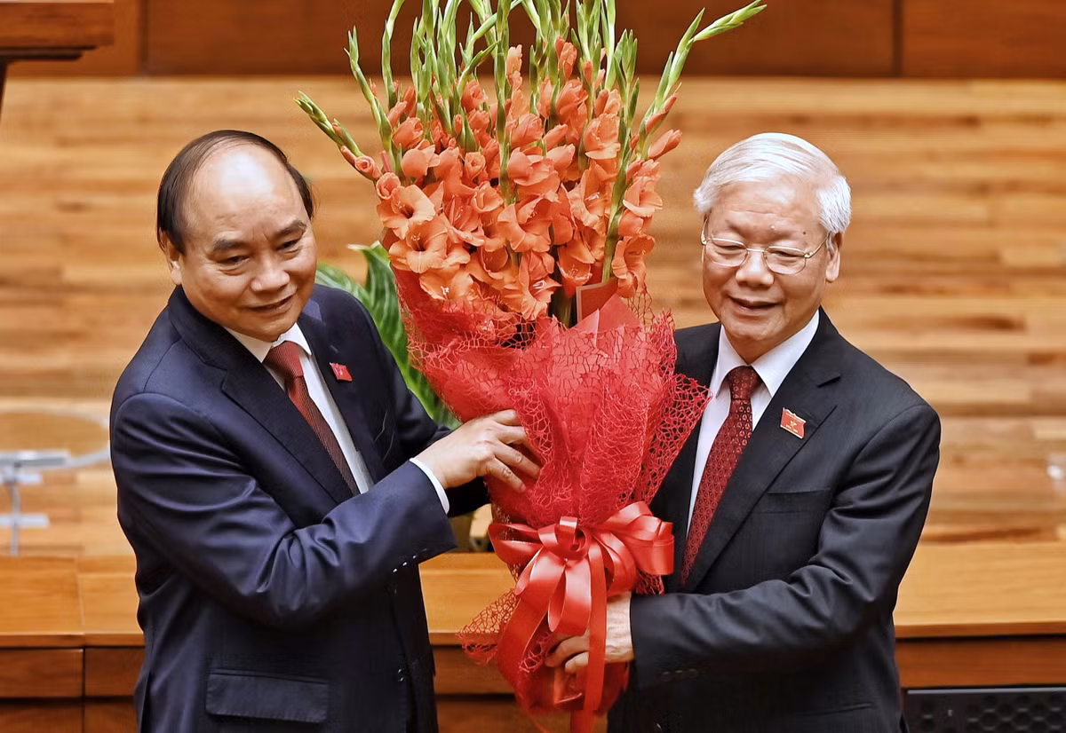 Tân Chủ tịch nước Nguyễn Xuân Phúc nói rằng, trong toàn bộ nhiệm kỳ vừa qua, con tàu Việt Nam ta đã vượt qua một hải trình dồn dập, đầy bão tố; từ bất ổn kinh tế thế giới đến đại dịch COVID-19 và thiên tai, bão lũ liên tiếp tác động rất nặng nề đến sự phát triển của đất nước.