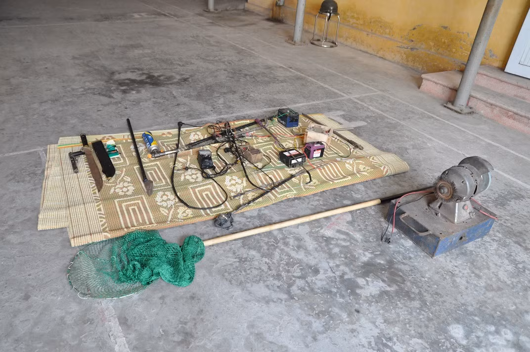 Dung luoi sat B40 quay kin nha, lap camera de… mua, ban ma tuy-Hinh-3