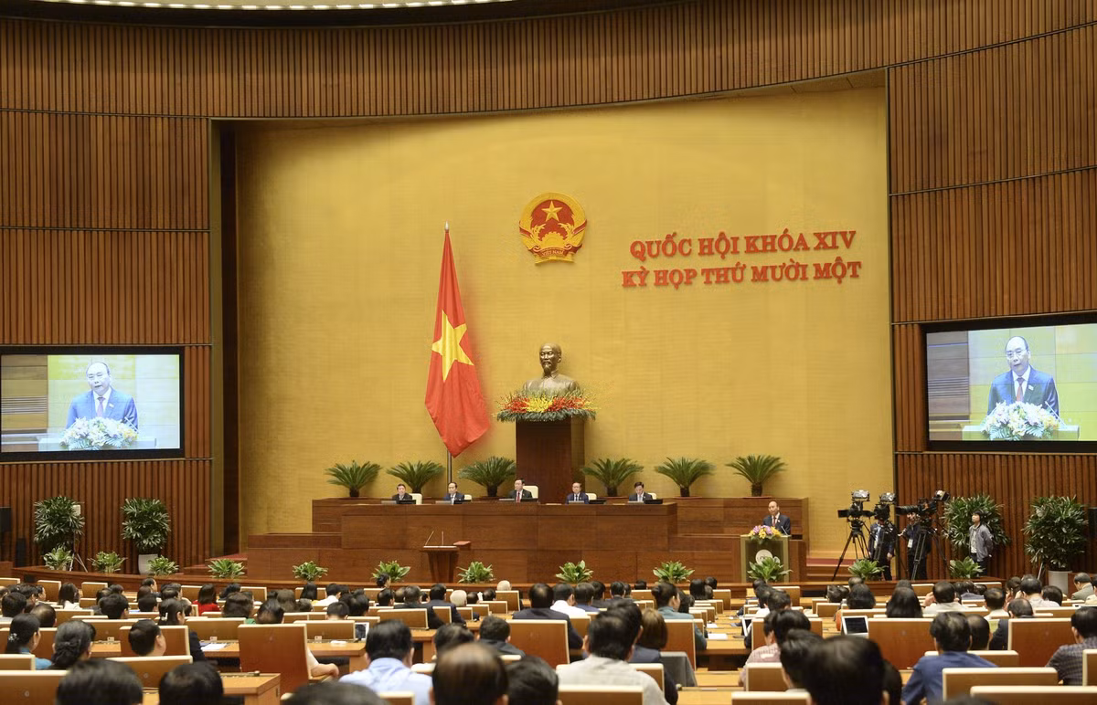 Sau khi biểu quyết thông qua danh sách, Quốc hội bầu Phó Chủ tịch nước bằng hình thức bỏ phiếu kín và thảo luận, biểu quyết thông qua Nghị quyết bầu Phó Chủ tịch nước.