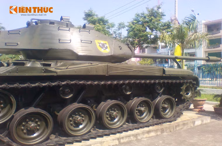 Cận cảnh xe tăng hạng nhẹ M-41 trong khuôn viên bảo tàng quân sự ở Đà Nẵng.