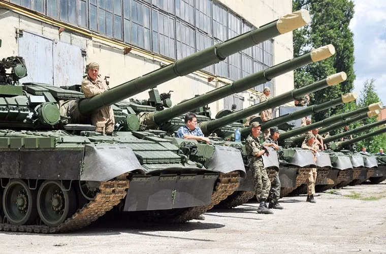 Điểm mạnh duy nhất của xe tăng T-80BV là chúng được trang bị các động cơ GTD-1000 giúp nó cơ động hơn những chiếc T-72B của Nga cùng với đó là hệ thống giáp phản ứng nổ tích hợp hay hệ thống điều khiển hỏa lực.