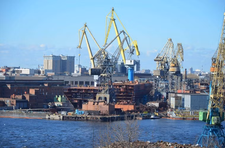 Tàu phá băng nguyên tử thứ hai thuộc Project 22.220 mang tên Siberia của Nga được khởi đóng vào 26/5/2015 và dự kiến sẽ được bàn giao cho Rosatom trong năm 2019.