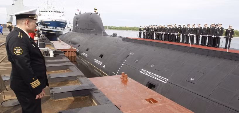 Tàu ngầm tấn công hạt nhân Severodvinsk lớp Yasen. Nga đã lên kế hoạch sẽ đưa 2 tàu ngầm này vào phục vụ trong năm 2015.