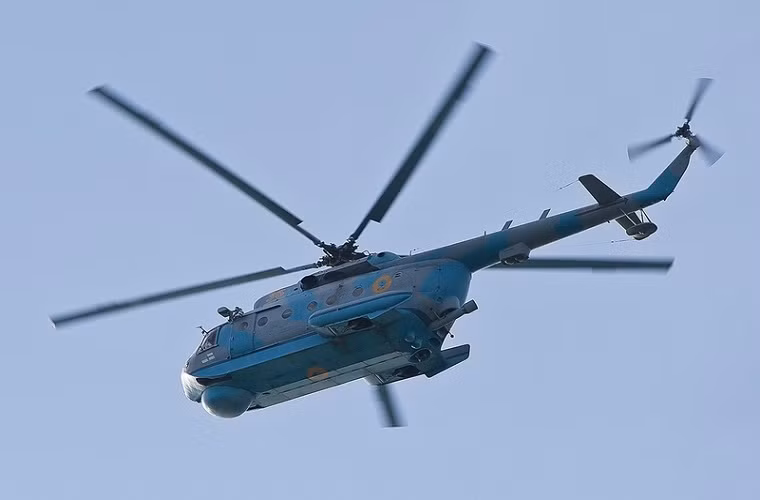 Mi-14 thực hiện chuyến bay đầu tiên của mình vào tháng 9/1969 và được tích hợp sẵn các thiết bị chống ngầm tiên tiến nhất của Liên Xô lúc đó. Có điều đặc biệt là Mi-14 lại được phát triển dựa trên dòng trực thăng vận tải đa năng huyền thoại Mi-8, với thiết kế phần thân máy bay có hình dáng tương tự như một chiếc thuyền để có thể lướt đi trên mặt nước.