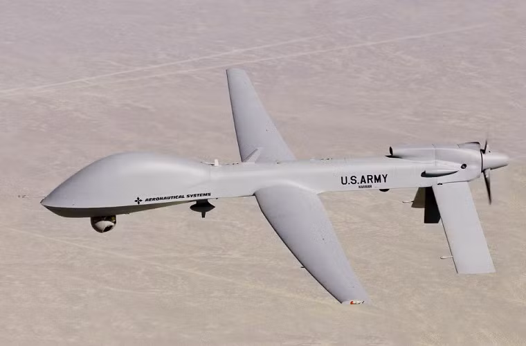 Một chiếc UAV trinh sát MQ-1 có trọng lượng cất cánh tối đa khoảng hơn 1 tấn và nó được trang bị một động cơ cánh quạt Rotax 914 có công suất 114 mã lực với vận tốc đối đa lên tới 217km/h. Tầm hoạt động hiệu quả của MQ-1 là 1.100km và nó có thể hoạt động liên tục hơn 20 giờ trên không.
