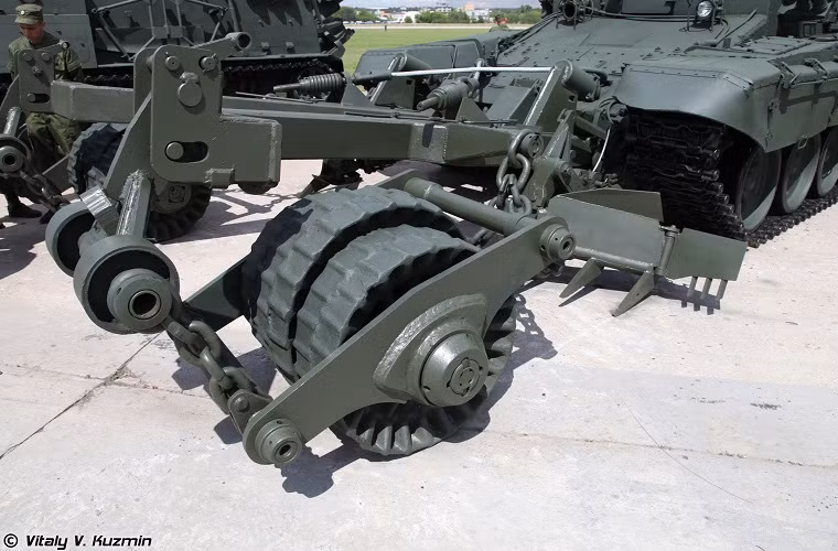 Thiết kế của BMR-3MA được xem là độc nhất vô nhị trên thế giới, nó có thể tìm kiếm và rà phá bom mìn ngay cả trong tuyết, dưới và bên trên mặt đất. Ngoài ra nó cũng được trang bị để có thể vô hiệu quá các thiết bị nổ tự tạo được điều khiển thông qua sóng vô tuyến.