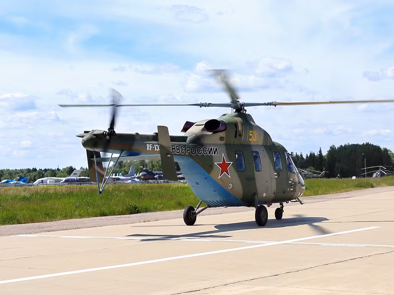Trong đó Bộ quốc phòng Nga quy định máy bay Yakovlev Yak-130 phải bay trình diễn ở độ cao 450 mét, còn các trực thăng chỉ bay ở tầm cao 150 mét.