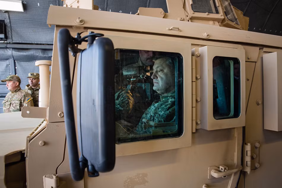 Humvee thuộc loại xe bọc thép đa năng, có tính cơ động cơ với tốc độ tối đa 112 km/h, có khả năng chống lại các vũ khí nhỏ và mìn.