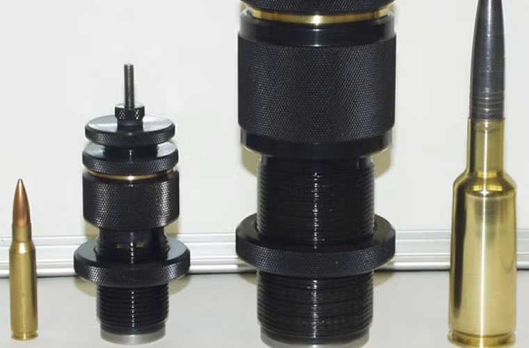 Đạn của súng được làm bằng tay, sử dụng vỏ đạn thắt cổ chai của súng máy 20mm, sau khi cho thuốc phóng và đầu đạn trở thành đạn cỡ 14,9mm, năng lượng nòng súng gấp đôi súng máy hạng nặng 14,5mm của Nga. Súng có tầm bắn gần 5km.