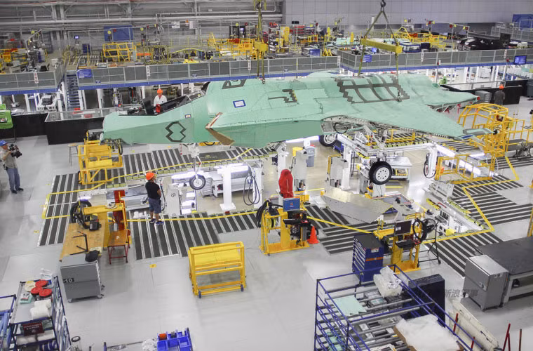 Tiem kich F-35A cho Na Uy duoc che tao the nao?
