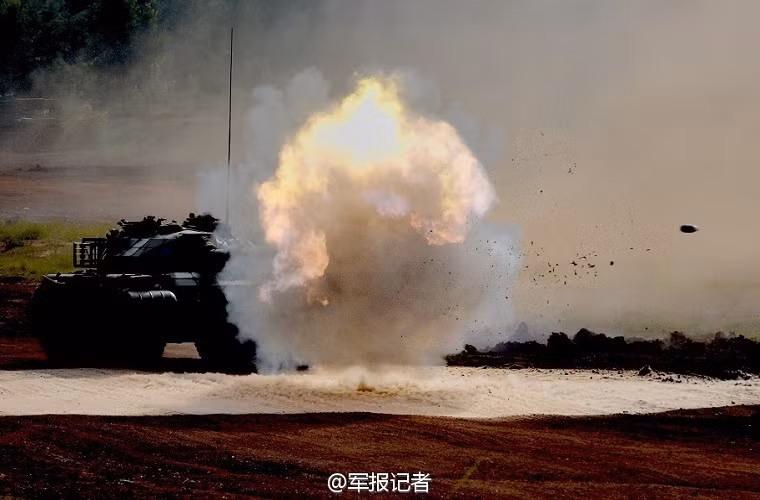 Hiện tại những chiếc Type 59 của Quân đội Trung Quốc đều đã được nâng cấp lên biến thể Type 59D với việc tích hợp thêm hệ thống giáp phản ứng nổ, hệ thống máy tính điều khiển hỏa lực, nâng cấp lên nòng pháo chính lên cỡ nòng 105mm so với 100mm của các phiên bản trước đó và các thiết bị nhìn đêm.