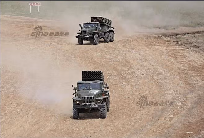Các hệ thống phóng rocket đa nòng Grad cũng nhanh chóng tiến vào đường tập.