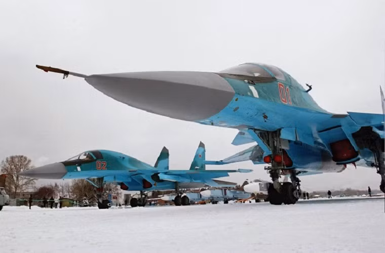 Những chiếc Su-34 đầu tiên được Không quân Nga đưa vào trang bị từ đầu năm 2014 sau gần 25 năm phát triển.