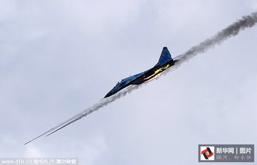 Trong các phần thi Aviadarts 2015, các chiến đấu cơ chủ yếu dùng rocket và bom không điều khiển tấn công mục tiêu.