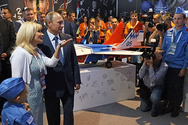 Ông Putin khẳng định đây là dịp để Nga tăng cường tìm kiếm các cơ hội hợp tác và các đối tác mới.