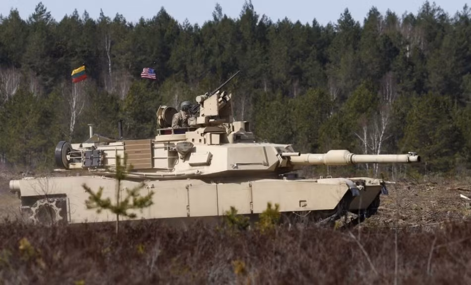 M1A2 Abrams thuộc phiên bản tăng hiện đại nhất trong gia đình xe tăng chiến đấu chủ lực Abram hiện nay của Mỹ.